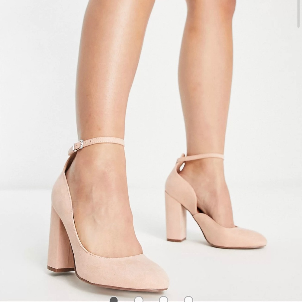 Brand new never worn nude heels